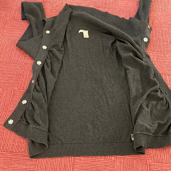 DKNY women’s size large Charcoal Cowl Neck Sweater with large snaps - Picture 13 of 14